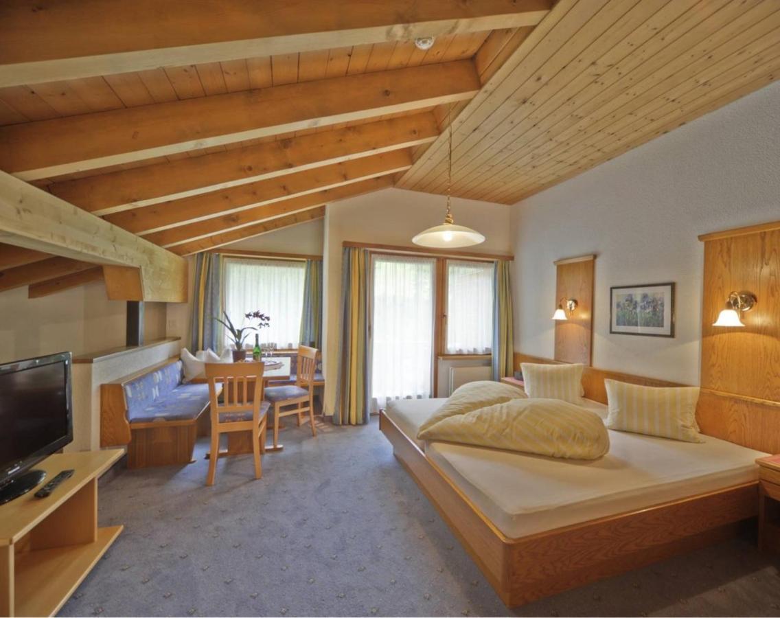 Soliva Hotel & Apartments Samnaun Bagian luar foto